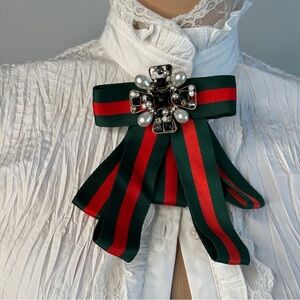 Green Red Ribbon Brooch Pin